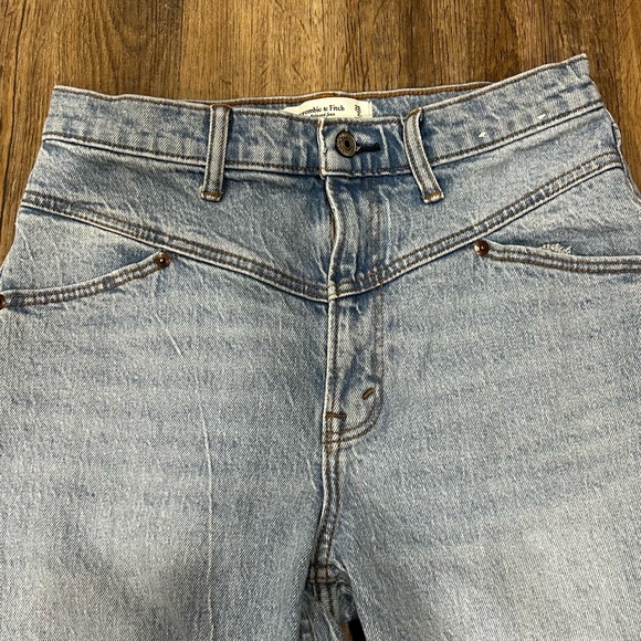 Abercrombie & Fitch Light Blue Straight Women’s Jeans 26 - Picture 4 of 7